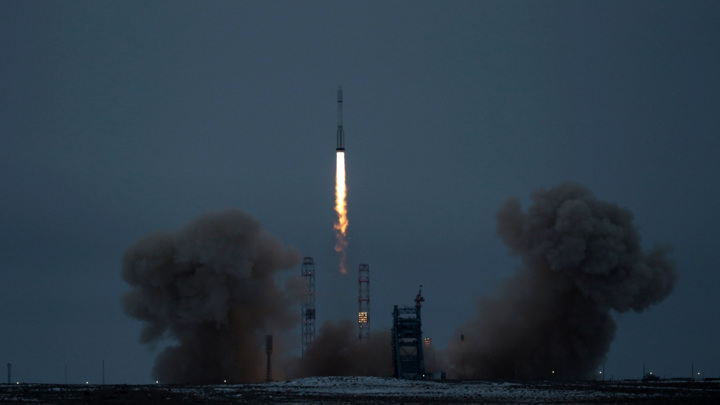 Российский спутник "Экспресс-АМУ3" установлен в рабочую позицию
