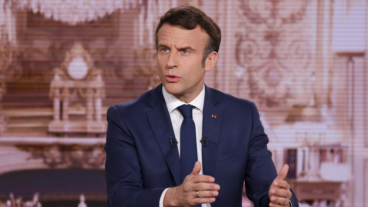 Перед вторым туром президент Франции придумал новых министров