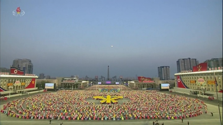 КНДР отмечает 110 лет со дня рождения Ким Ир Сена