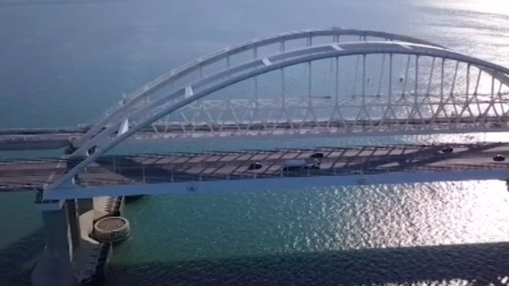 Власти назвали фейком информацию об опасности движения по Крымскому мосту