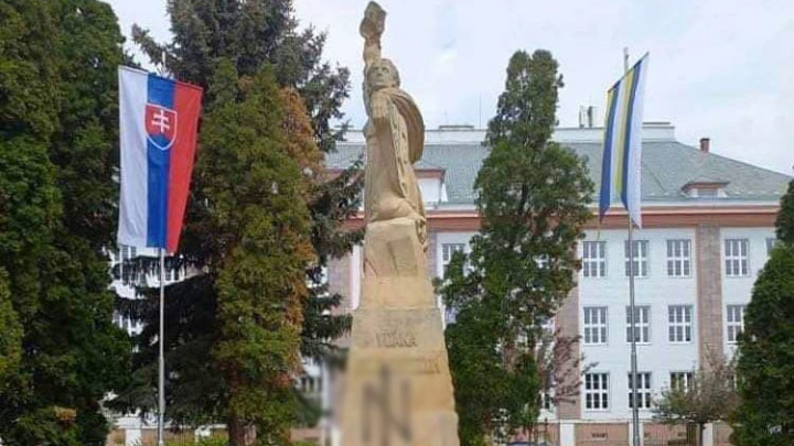 Генпрокурор Словакии назвал экстремизмом осквернение памятника красноармейцам