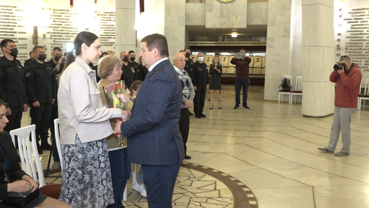 В Волгограде семье погибшего бойца Алексея Гронова передали орден Мужества