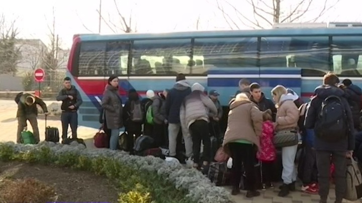 Более 13,5 тысяч жителей Донбасса въехали за сутки в Ростовскую область