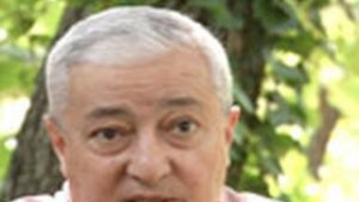 Литературовед Авик Исаакян удостоен медали Пушкина