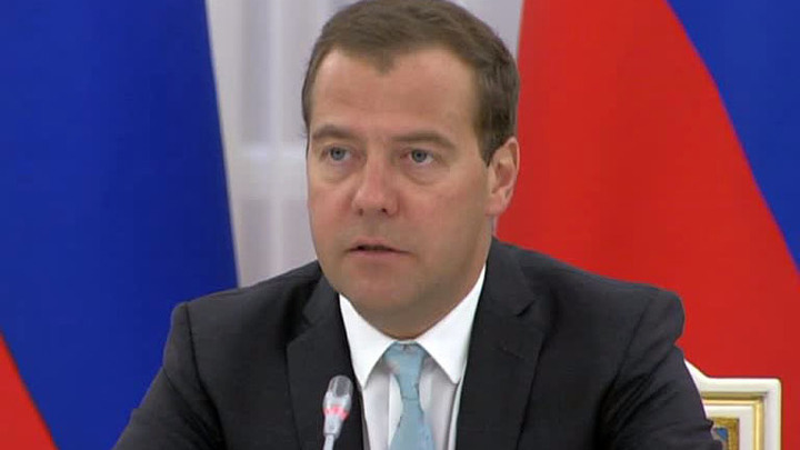 Медведев поручил Минобрнауки проработать вопросы введения в вузах онлайн-курсов