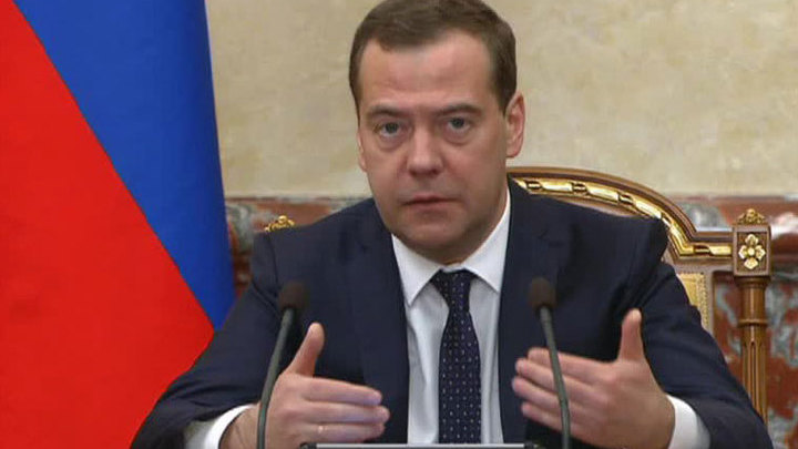 Премьер-министр России поздравил Александра Прошкина с 75-летием