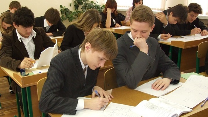 Многие вузы не проверяли сочинения абитуриентов, поставив фиксированный балл